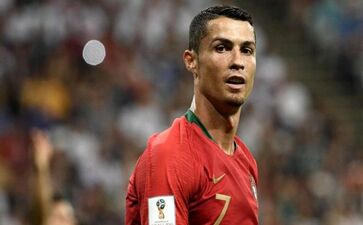 我想问一下，在网上，别人买了我的游戏账号，我现在不想卖了，想让他退货，我把钱还给他，但他不退，怎么办？